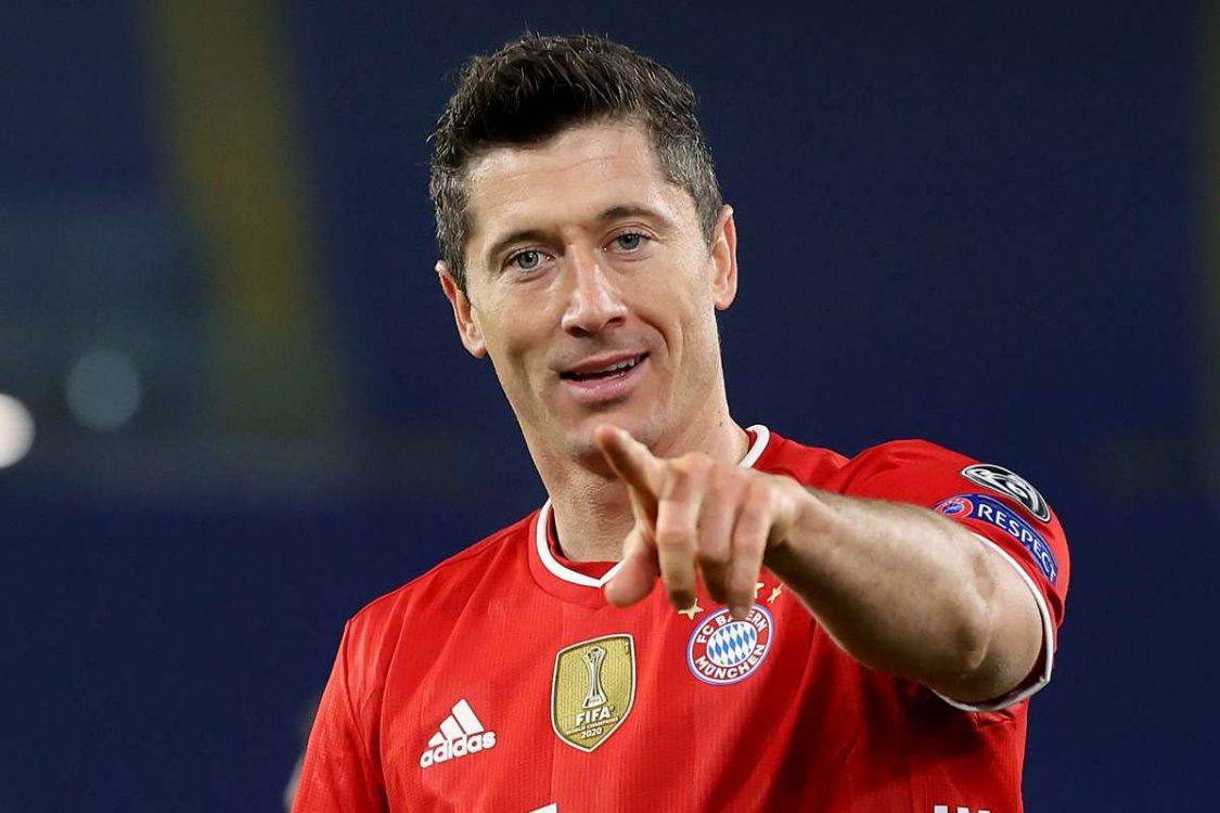 莱万多夫斯基在切尔西比赛中爆冷，关键助攻引发热议！